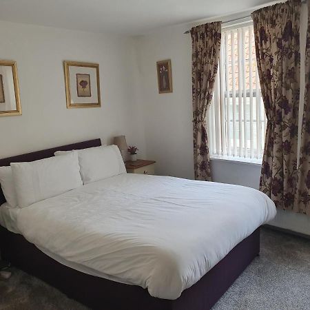 Chartwell Retreat Apartment Уитби Екстериор снимка