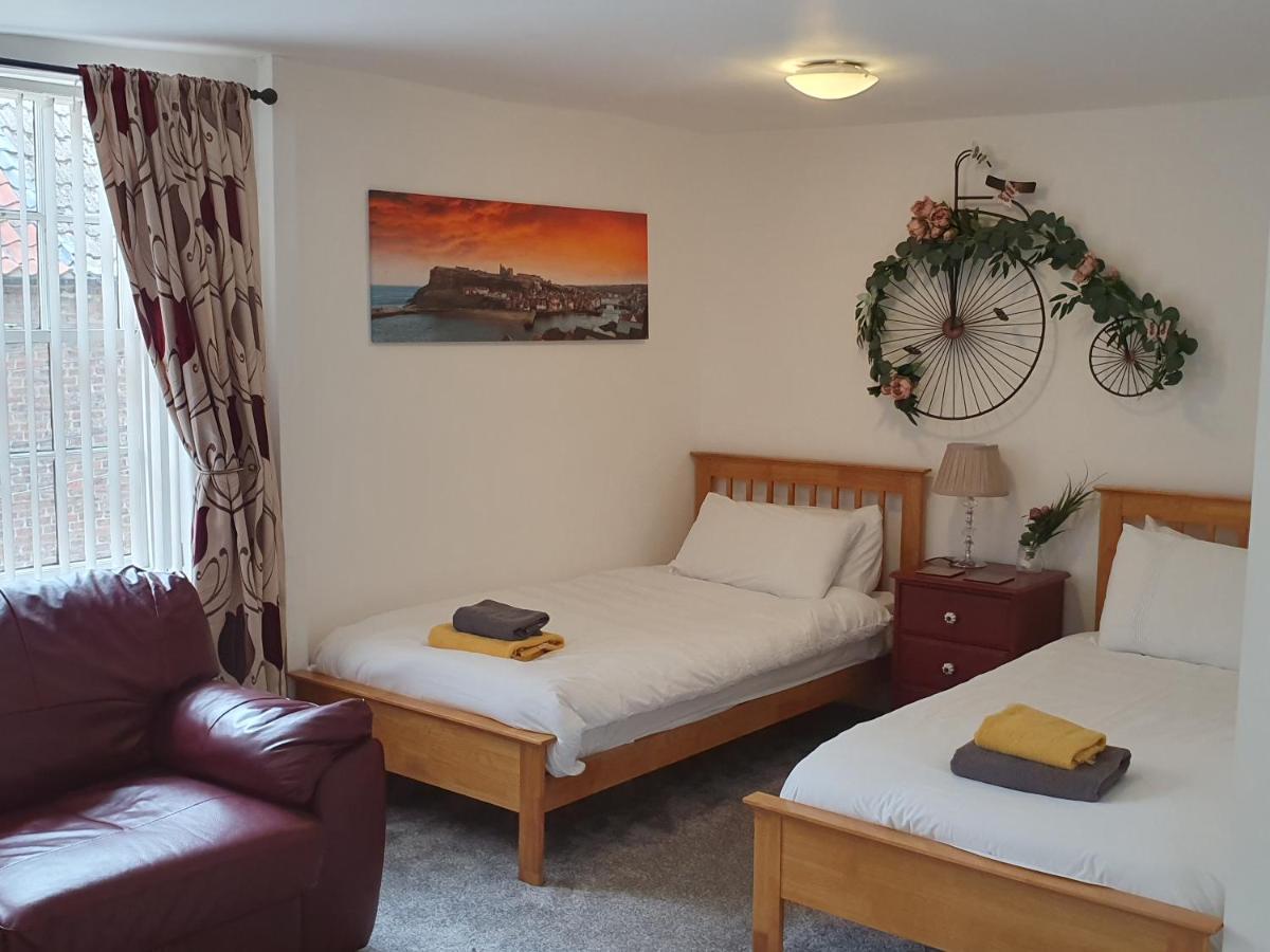 Chartwell Retreat Apartment Уитби Екстериор снимка