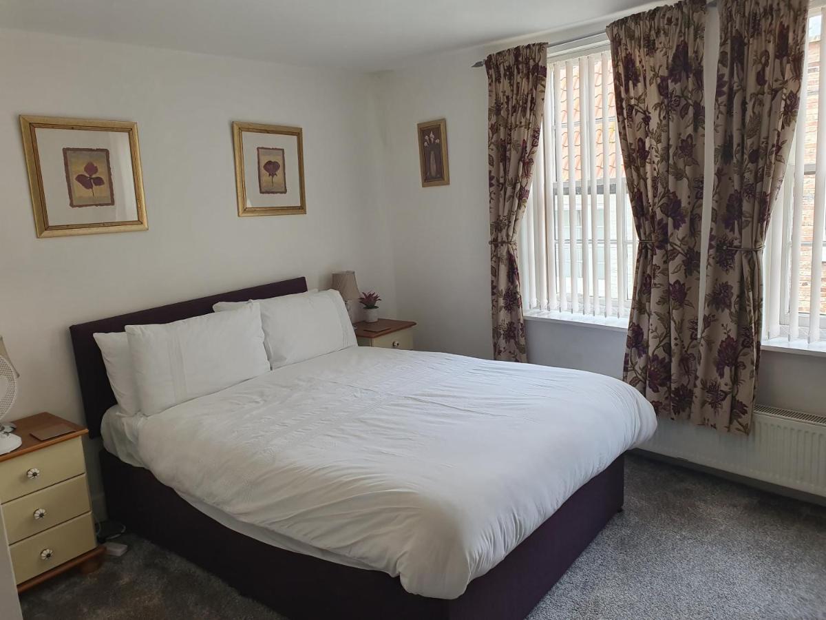 Chartwell Retreat Apartment Уитби Екстериор снимка