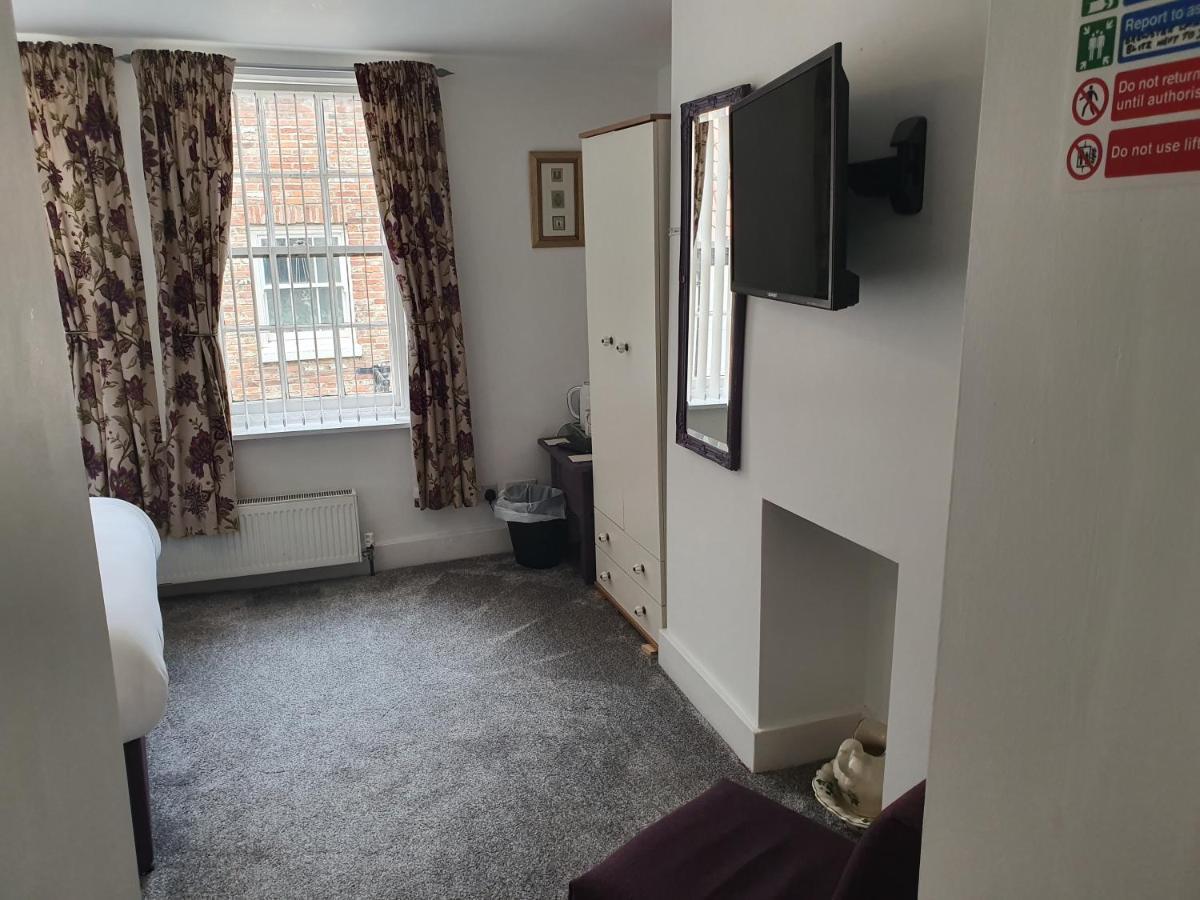 Chartwell Retreat Apartment Уитби Екстериор снимка