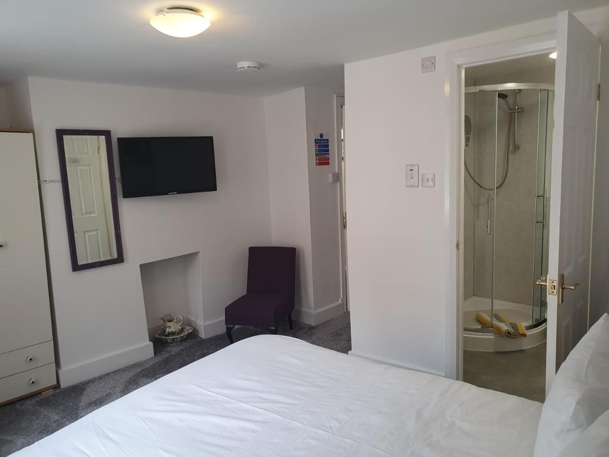 Chartwell Retreat Apartment Уитби Екстериор снимка