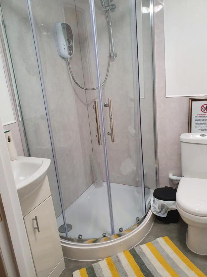 Chartwell Retreat Apartment Уитби Екстериор снимка